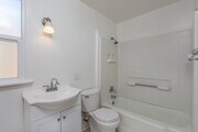 Photo - 859 N Kenwood St House