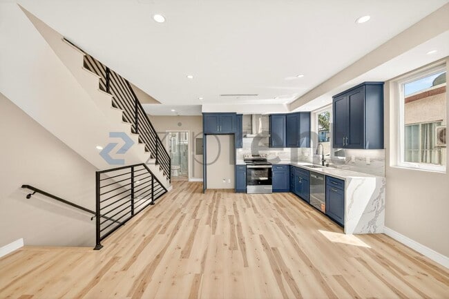 Photo - 227 N Burlington Ave