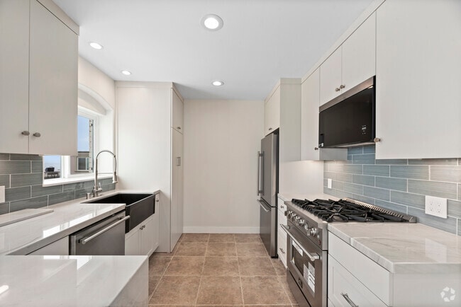 Building Photo - 3309 Highland Ave Rental