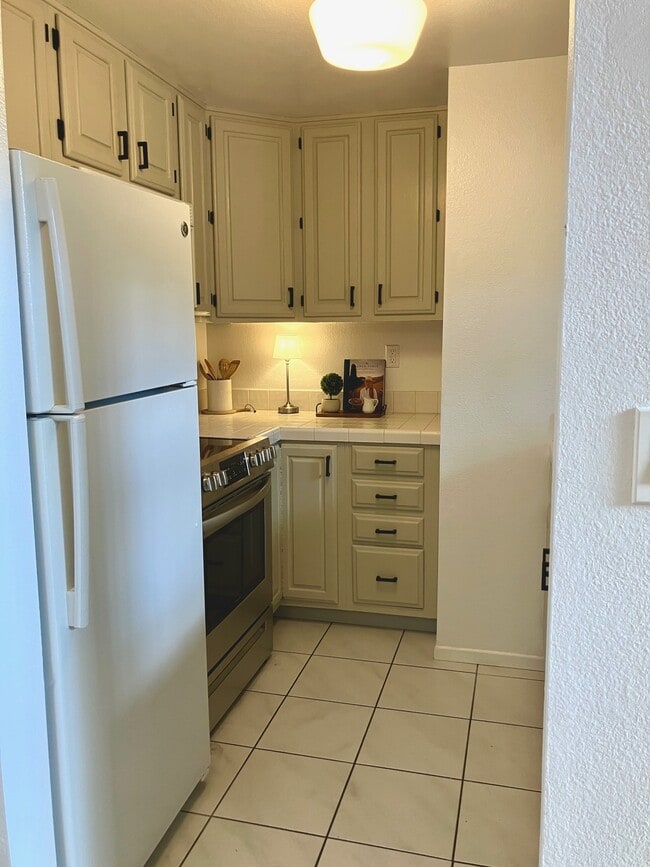 Photo - 1440 Veteran Ave Unit 327