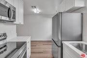Photo - 6616 Sylmar Ave