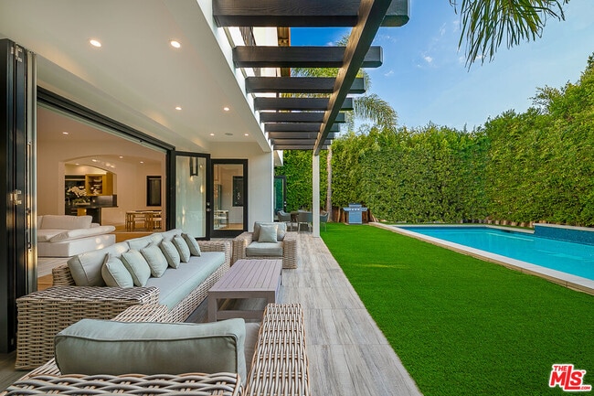 Photo - 419 N Edinburgh Ave