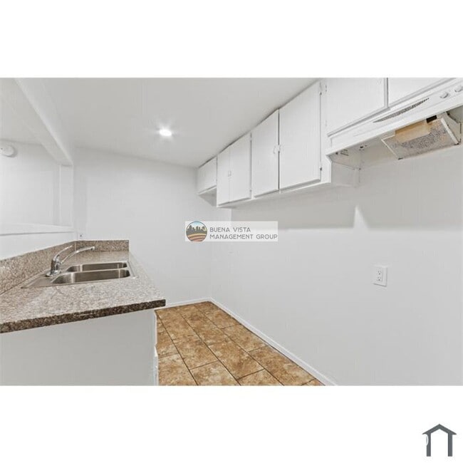 Photo - 1004-1010 N Burris Ave-1010 1/2 N Burris Ave Unit 1010 1/2 N Burris Ave