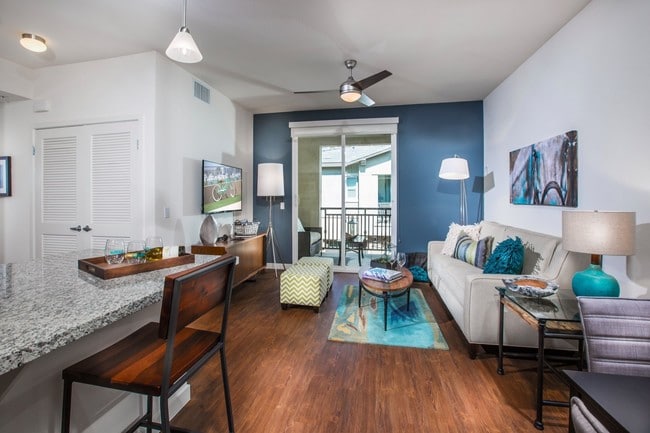 Photo - Hollister Village