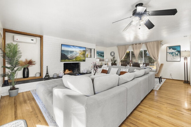 Photo - 4989 Randlett Dr Unit ID1283132P