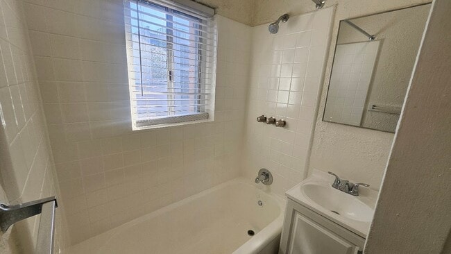 Photo - 844 S Westlake Ave Unit 209