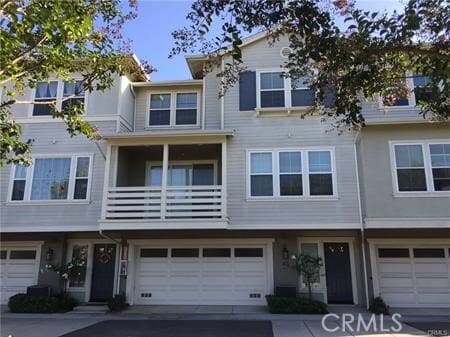 Photo - 1800 Oak St Townhome