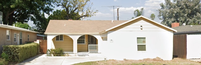 Photo - 15011 Hartland St