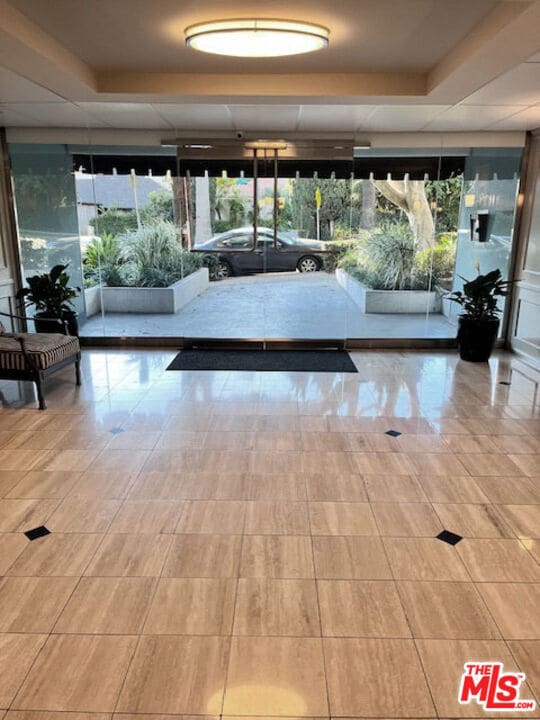 Photo - 906 N Doheny Dr Unit 512