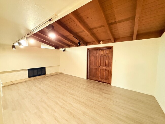 Photo - 401 N Lupine St Unit A