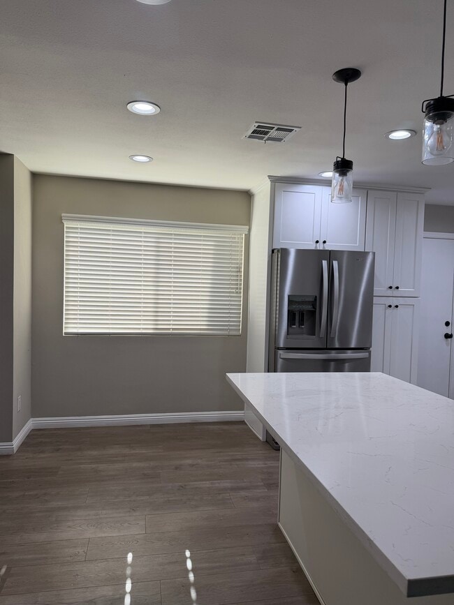 Photo - 15241 Dorian St