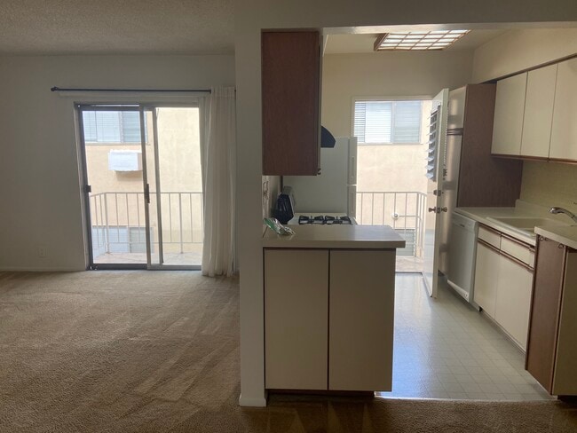 Photo - 11738 Goshen Ave