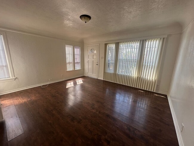 Photo - 8114 S Hoover St Unit 8116