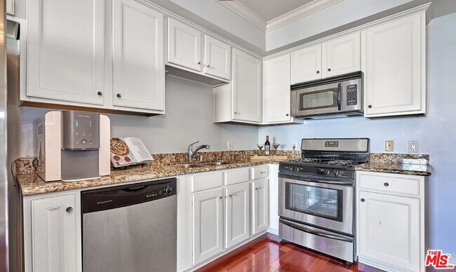 Photo - 1025 Dewey Ave Unit 403