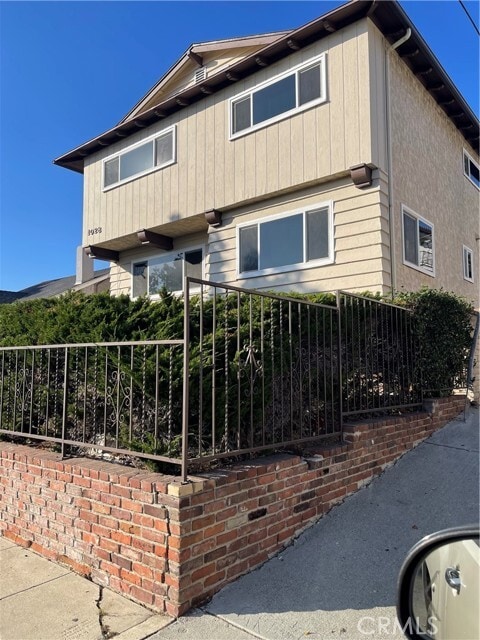 Photo - 1028 W 8th St