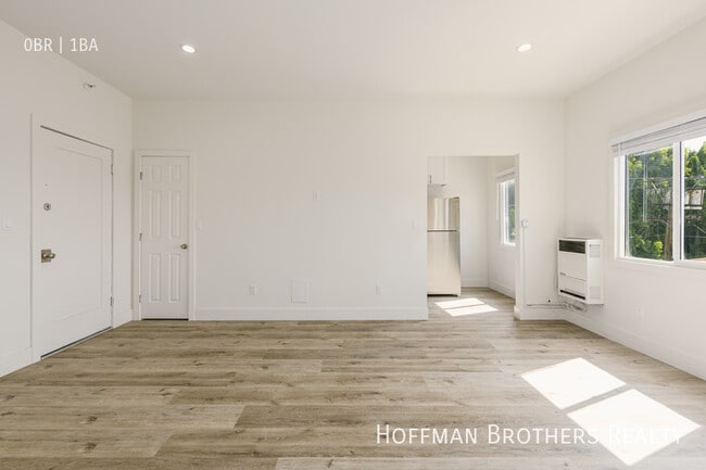 Photo - 1623 Mariposa Ave Unit 203