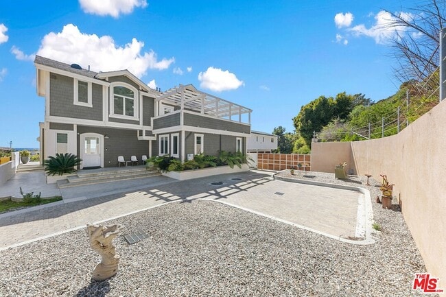 Photo - 25157 Malibu Rd