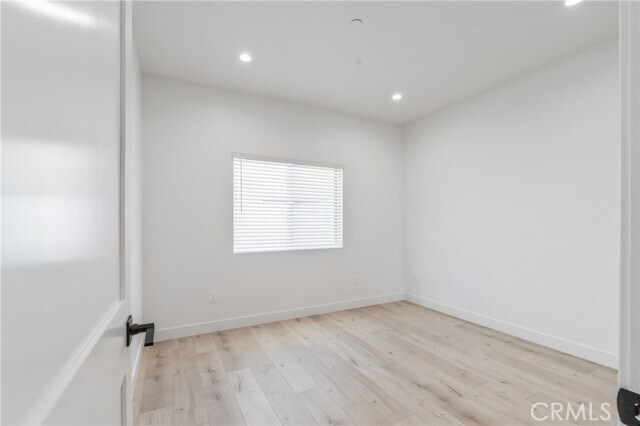 Photo - 11142 Woodley Ave