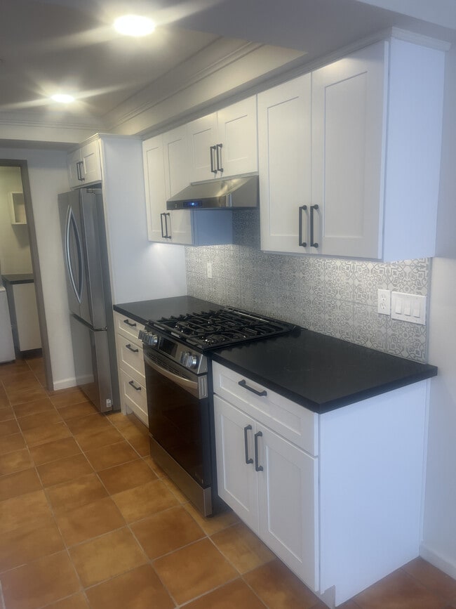 Photo - 1584 Redlands Pl Unit C