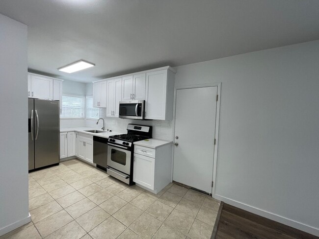 Photo - 4962 S Centinela Ave Unit 4962½