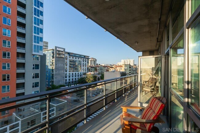 Photo - 1494 Union St Unit 705