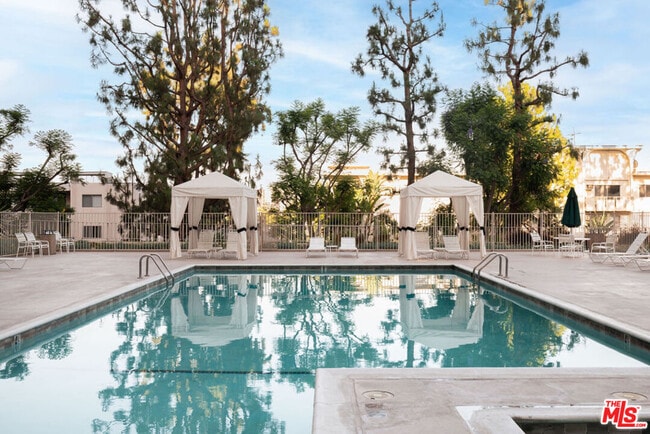 Photo - 100 S Doheny Dr Unit #1011