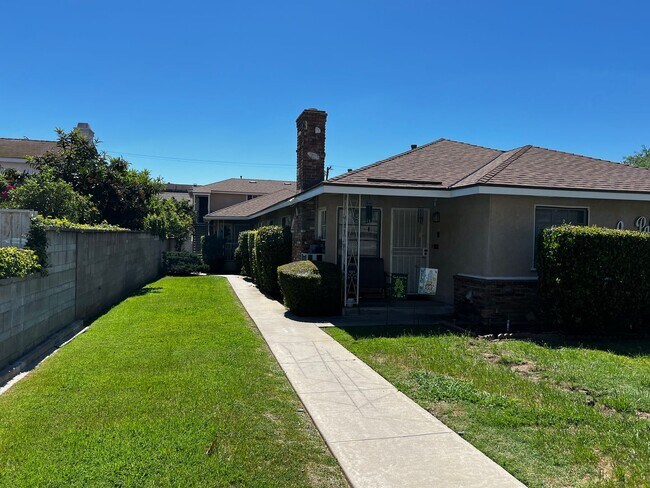 Photo - 2 Bedroom 1 Bath Apartment for Rent in Arcadia with New Ductless A/C