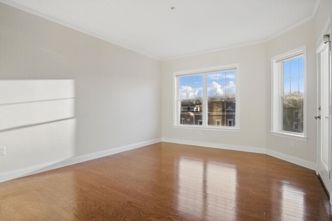 Photo - Alhambra Unit 1480EQ