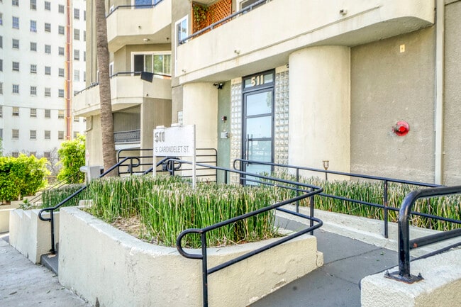 Building Photo - 511 Carondelet Apartments