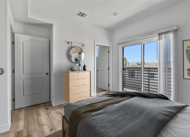 Photo - 4643 1/2 W. 18th Unit 4543 1/2