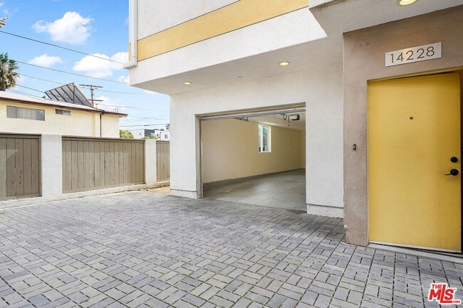 Photo - 14228 Sylvan St