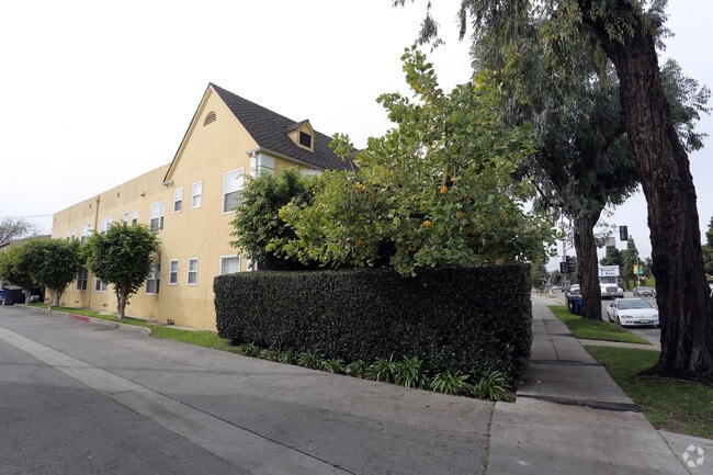 Photo - Chateau Olympic Apartments