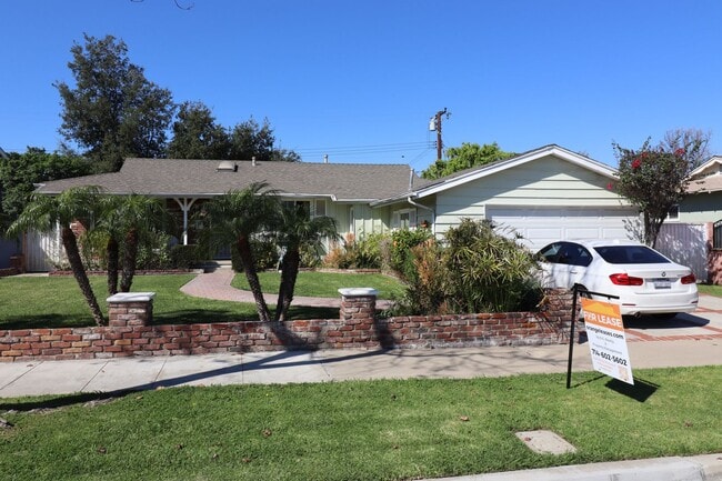 Photo - 1054 N Grand St