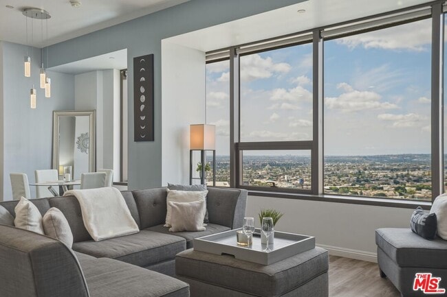 Building Photo - 1100 Wilshire Blvd Unit 2201