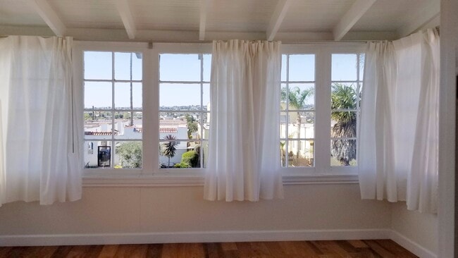 Building Photo - 3919 W 27th St Unit 3921