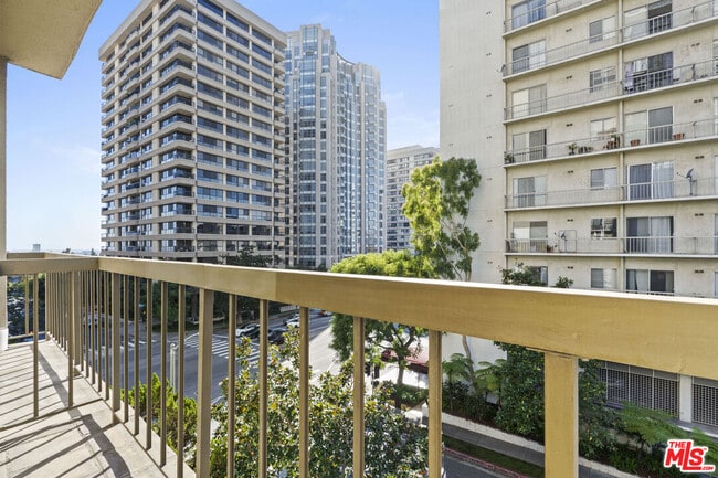 Photo - 10747 Wilshire Blvd Unit 703