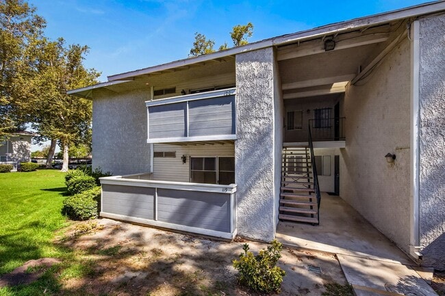 Building Photo - 2 Bedroom Condo in Loma Linda