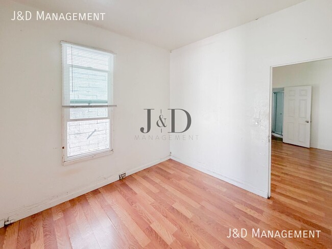 Photo - 545 1/2 25TH STREET-