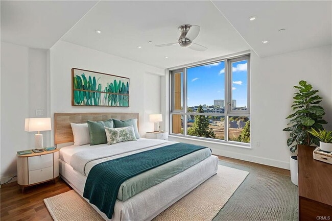 Photo - 3071 Scholarship