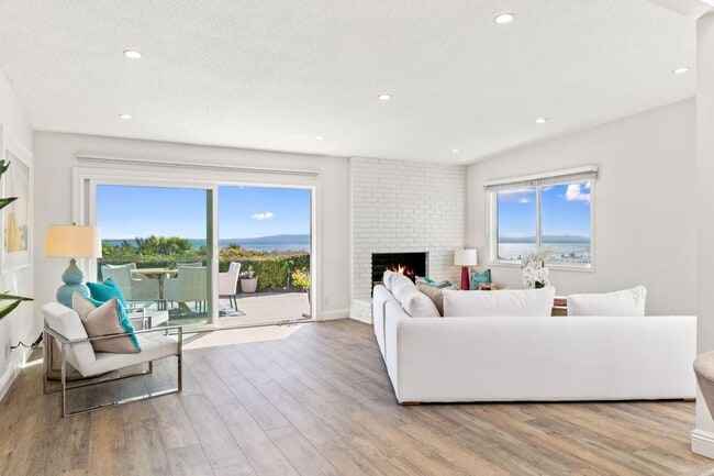 Photo - 3636 Oceanhill Way