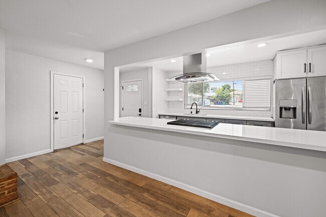 Photo - 5139 Ewing St