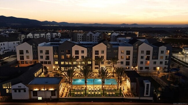 Building Photo - 6030 Moonglow Dr Unit 318