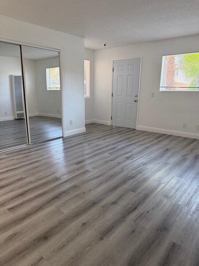 Photo - 13909 Hawthorne Way Unit 1