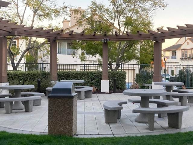 Building Photo - 16941 Meadowlark Ridge Rd Unit 1