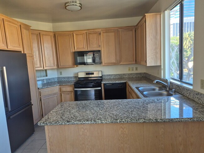 Photo - Dicken's Court Apartments