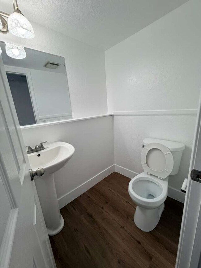 Photo - Freshly Updated End-Unit Townhome in the Gated Community of Vista Valencia