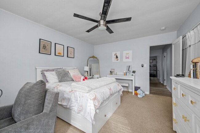 Photo - Large backyard - no back house!