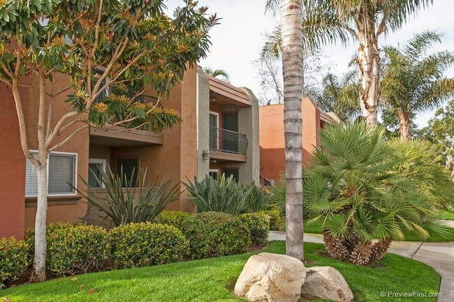 Beautifully maintained grounds - 195 Avenida Descanso Unit 212