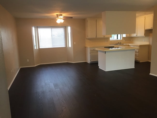 Photo - 4440 154th St Unit 1/4