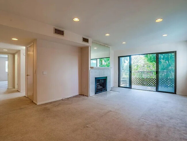 Photo - 14804 Magnolia Blvd
